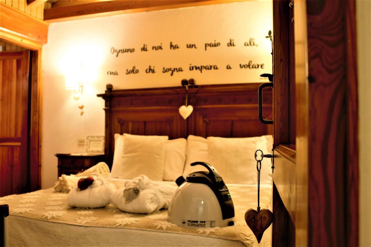 Le Coeur Du Pont Hotel Donnaz ภายนอก รูปภาพ